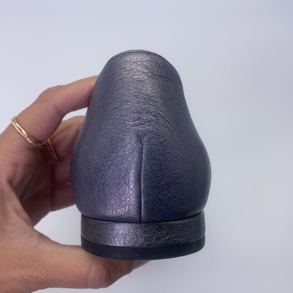 Donald Pliner - Dorsey Silver Leather Pointed Toe Flats Size 8.5 - Picture 5 of 15